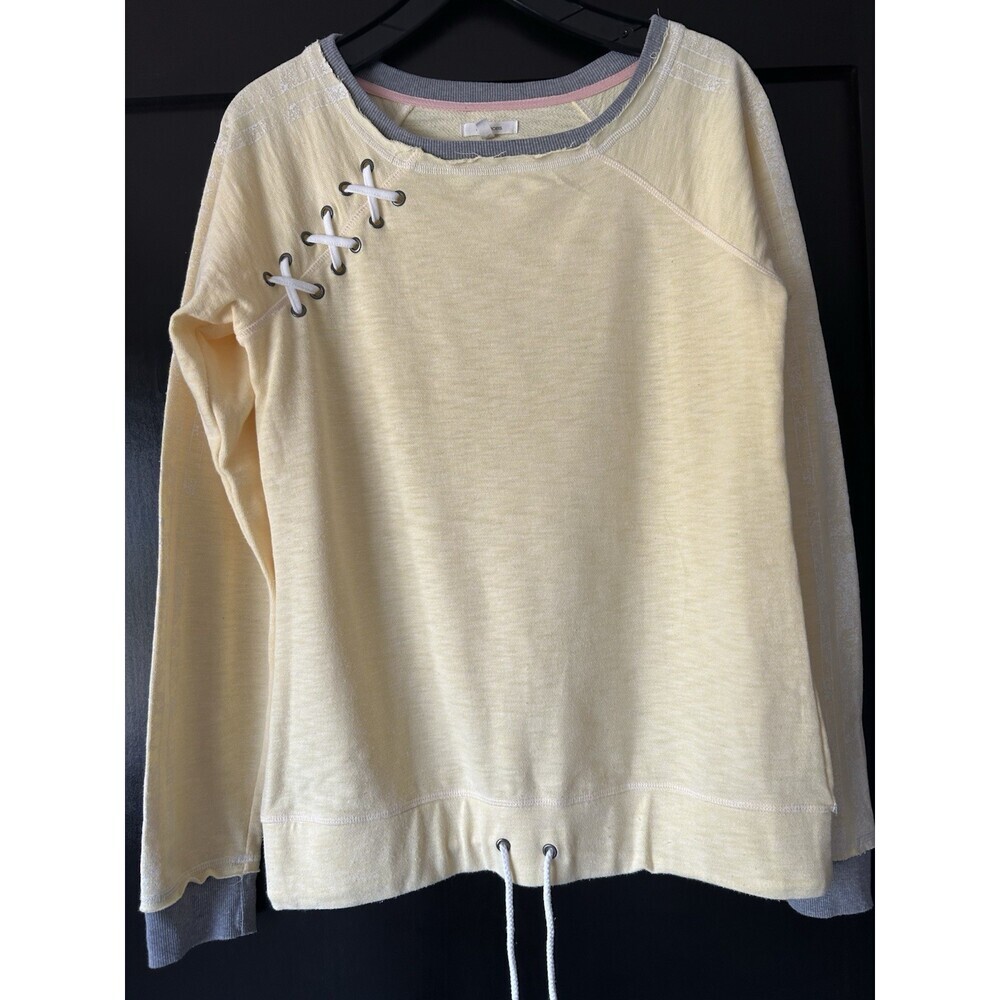 Maurices Yellow Sweatshirt Top Size M  Very Cute And Nice Quality